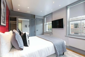 Apartment, 1 King Bed with Sofa bed, Balcony, City View (Bloomsbury Square 9) - The Bloomsbury - by Frankie (London)