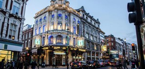 Point of interest - The Italian Collection - Soho - by Frankie (London)