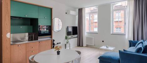 Apartment, 1 King Bed with Sofa bed, Kitchen, City View (Brewer St B) | Private kitchen