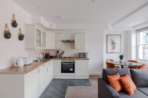 Apartment, 1 King Bed with Sofa bed, Pets Not Allowed, City View (Foley St 3) | Private kitchen - The Foley Residence - Fitzrovia - by Frankie (London)