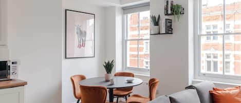 Lejlighed - 1 kingsize-seng med sovesofa - kæledyr ikke tilladt - byudsigt (Foley St 3) | 1 soveværelse