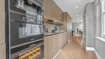 Leilighet, 1 kingsize-seng med sovesofa, terrasse, byutsikt (Bateman St 13, 3) | Eget kjøkken