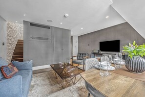 Apartment, 1 King-Bett und Schlafsofa, Terrasse, Stadtblick (Bateman St 13, 3) | Innenbereich