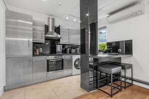 Apartment, Multiple Beds, Patio, City View (Berners St 21, 6) | Private kitchen - Lumina House - Fitzrovia - by Frankie (London)
