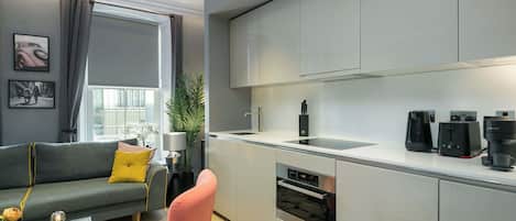 Apartment, 1 King Bed with Sofa bed, Kitchen (Broad Court) | Private kitchen