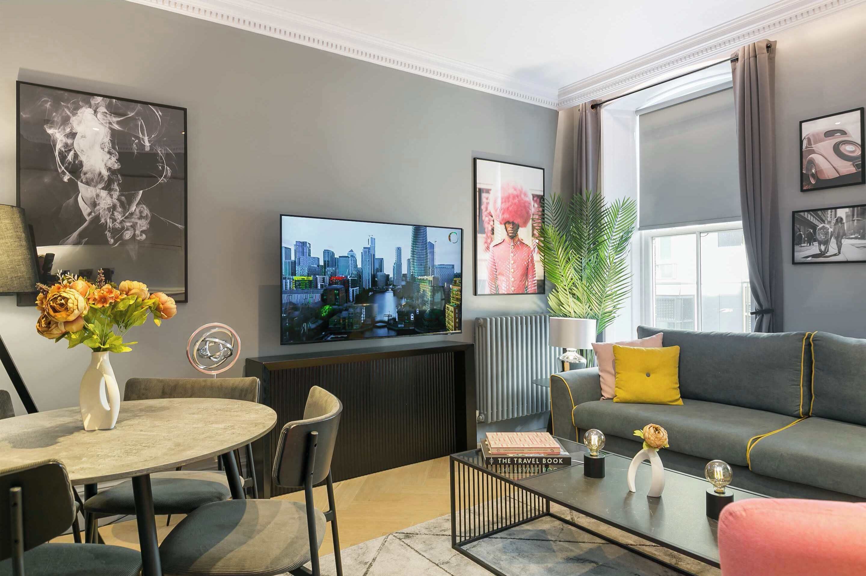 Apartment, 1 King Bed with Sofa bed, Kitchen (Broad Court) | Living area