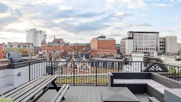 Appartement, 1 tweepersoonsbed met slaapbank, patio, uitzicht op stad (Old Compton 4) | Terras