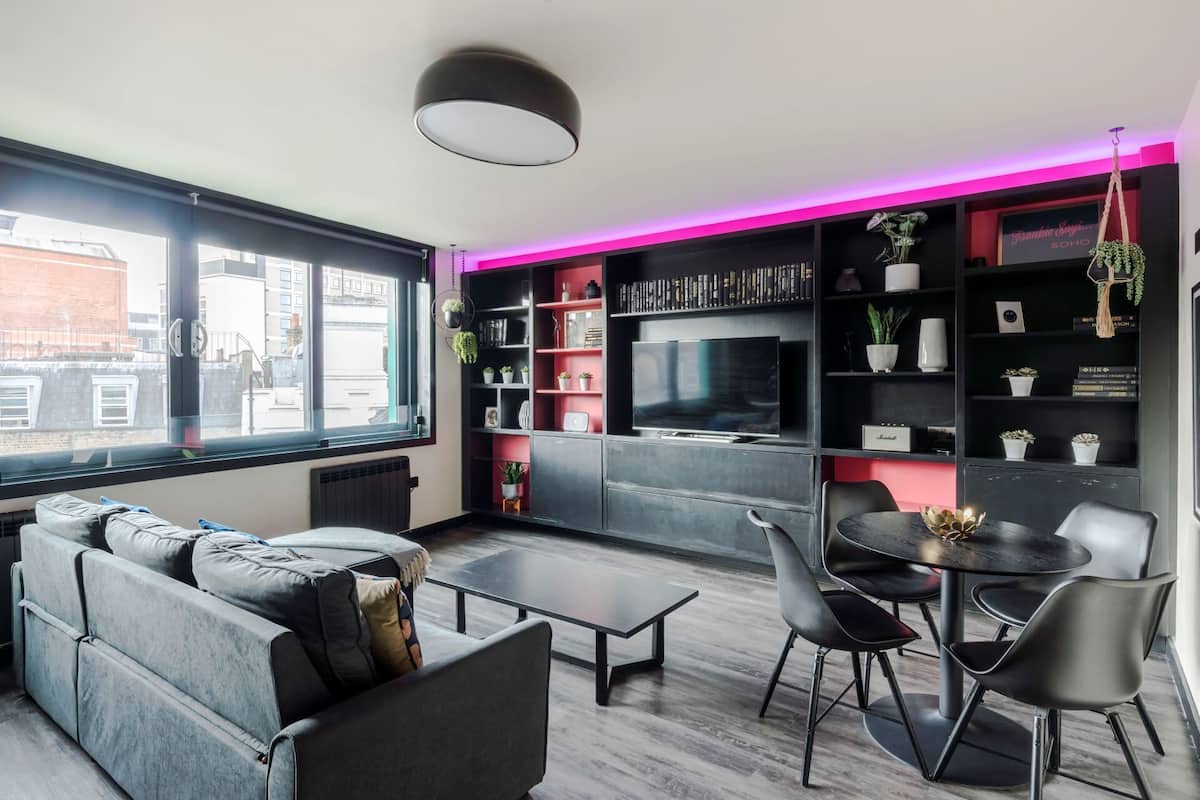 Lejlighed - 1 dobbeltseng med sovesofa - terrasse - byudsigt (Old Compton 4) | Opholdsområde