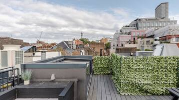 Appartement, 1 tweepersoonsbed met slaapbank, patio, uitzicht op stad (Old Compton 4) | Terrein van de accommodatie