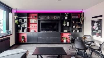 Lejlighed - 1 dobbeltseng med sovesofa - terrasse - byudsigt (Old Compton 4) | Opholdsområde