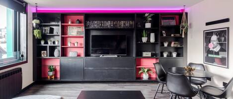 Lejlighed - 1 dobbeltseng med sovesofa - terrasse - byudsigt (Old Compton 4) | Opholdsområde