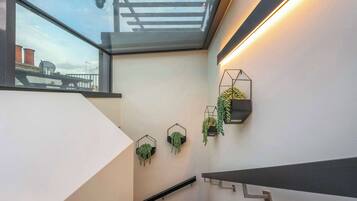Appartement, 1 tweepersoonsbed met slaapbank, patio, uitzicht op stad (Old Compton 4) | Interieur