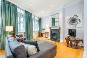 Apartment, 1 Double Bed with Sofa bed, Patio, City View (Chandos Pl 45) | Living area - Nelson's Pad - Trafalgar Square - by Frankie Says (London)
