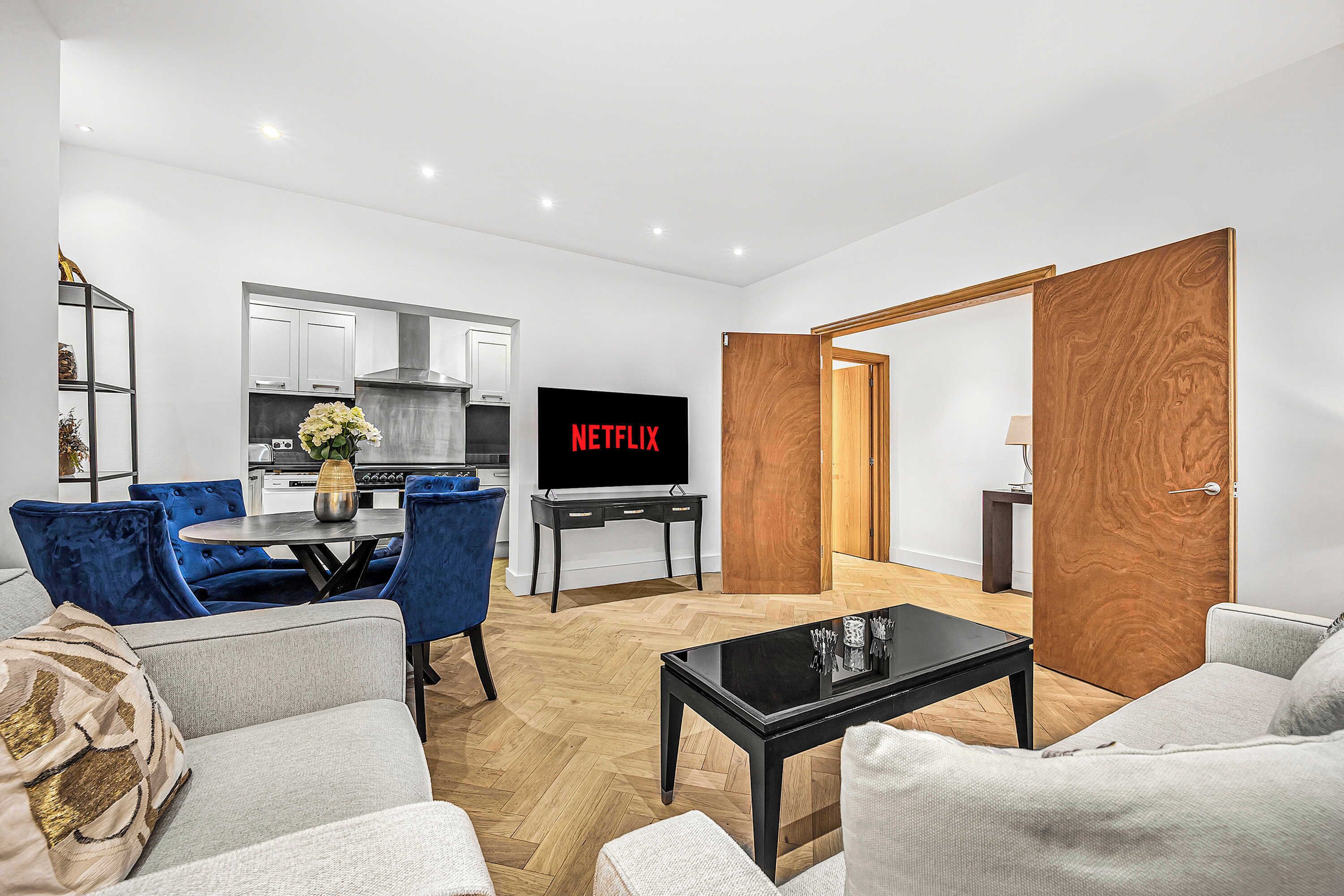 Apartment, 1 King Bed with Sofa bed, Patio (Fitzroy St 39A) | Living area