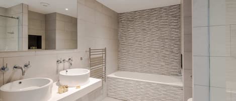 Apartamento, várias camas, cozinha, vista para a cidade (Sandra House 2) | Banheiro | Toalhas de banho