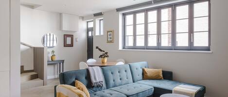 Talo, useita sänkyjä, keittiö, kaupunkinäköala (Huntsworth Mews 7) | Oleskelualue