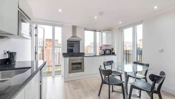 Apartment, Mehrere Betten, Terrasse, Stadtblick (Churchway 8) | Eigene Küche