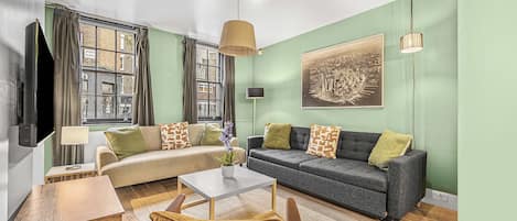Apartment, Multiple Beds, Kitchen, City View (Goodge Pl Basement) | Living area