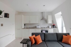 Apartment, 1 Katil Kelamin (Double) dengan Katil Sofa, Patio, City View (Foley St 4) | Ruang tamu