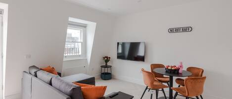 Apartment, 1 Double Bed with Sofa bed, Patio, City View (Foley St 4) | Living area