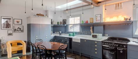 Casa, varias camas, Terraza, vista a la ciudad (Park St 10(2) & 12) | Cocina privada