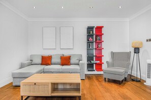 Apartment, 1 King-Bett und Schlafsofa, Küche, Stadtblick (Morwell 26, 3) | Wohnbereich