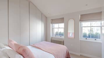 House, Multiple Beds, Kitchen, City View (Huntsworth Mews 5) | 2 bedrooms