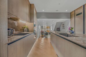 Hus - flera sängar - kök (Royalty Mews, 9) | Eget kök