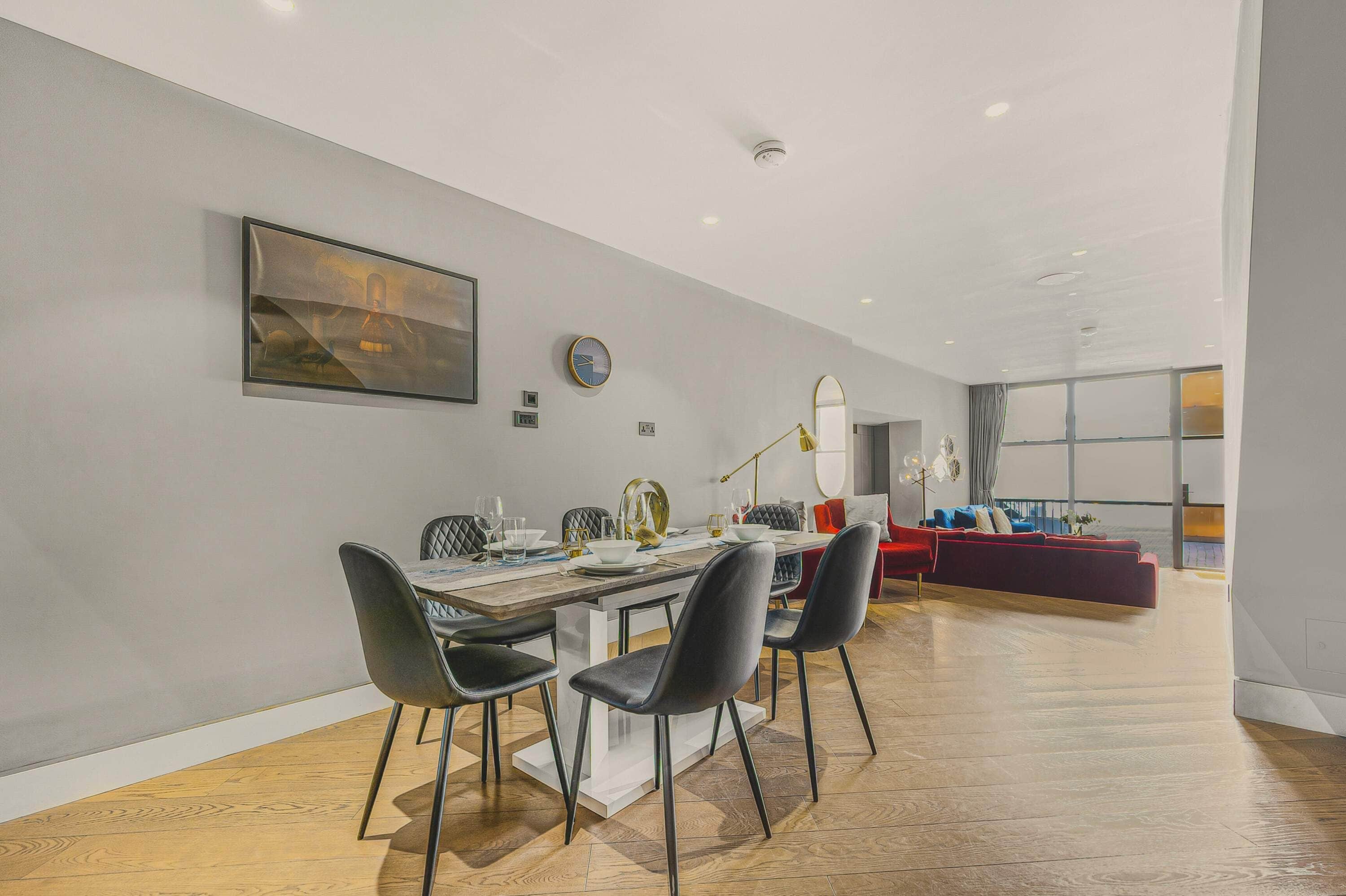 House, Multiple Beds, Kitchen (Royalty Mews, 9) | Dining