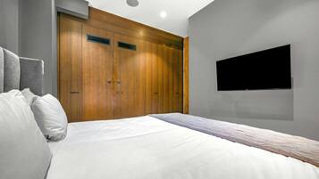 House, Multiple Beds, Kitchen (Royalty Mews, 9)