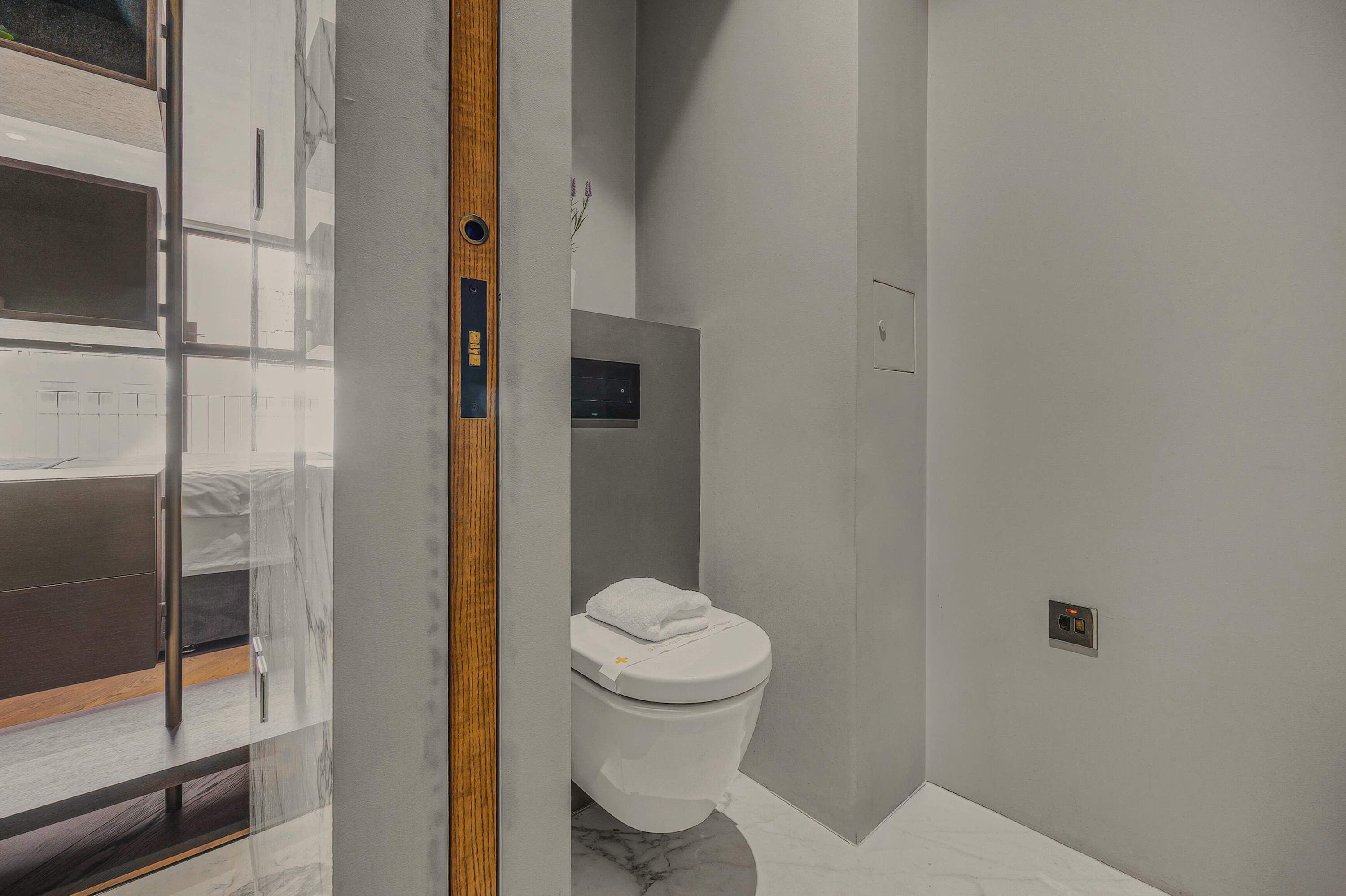 House, Multiple Beds, Kitchen (Royalty Mews, 9) | Bathroom