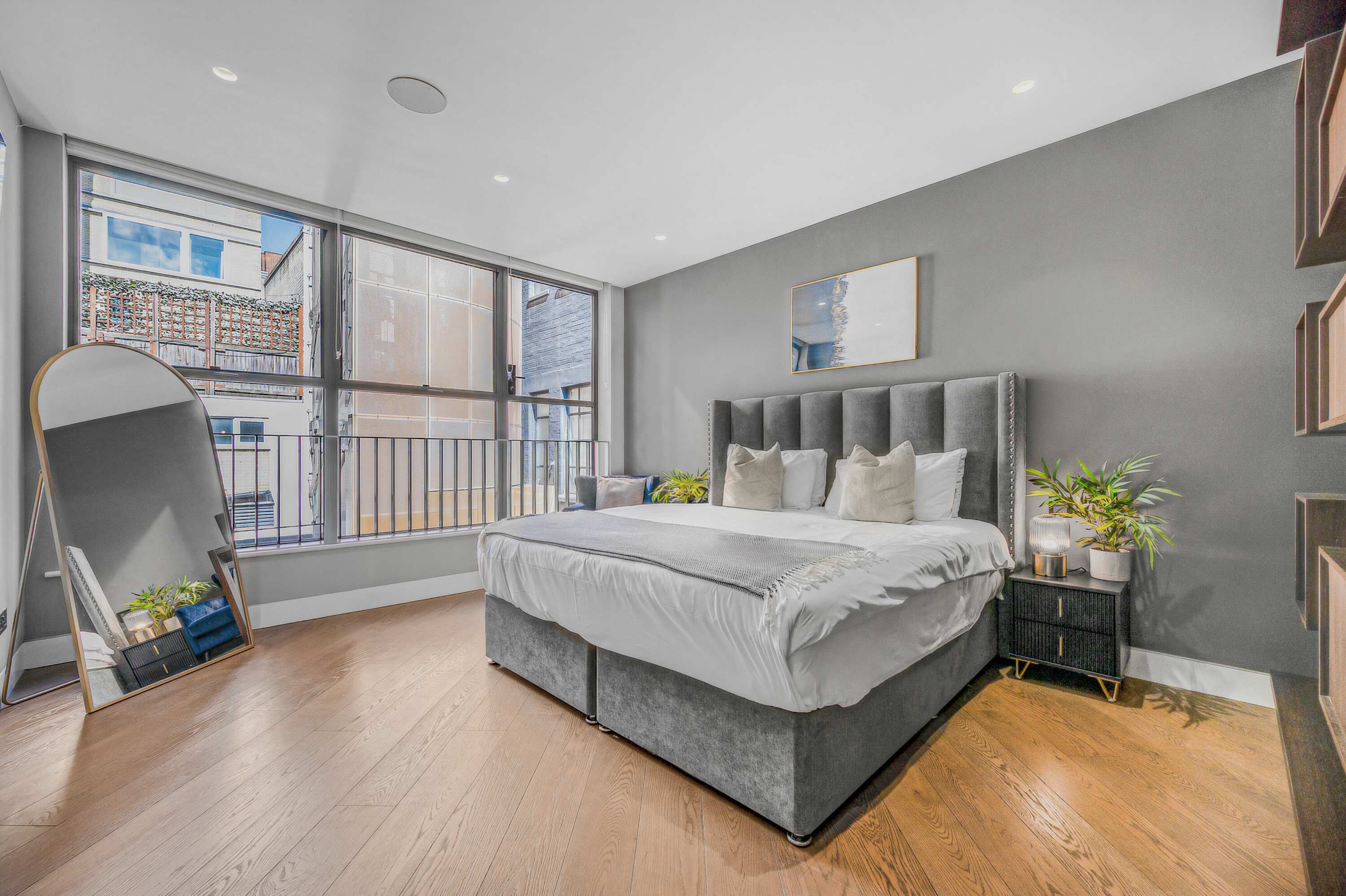 House, Multiple Beds, Kitchen (Royalty Mews, 9)