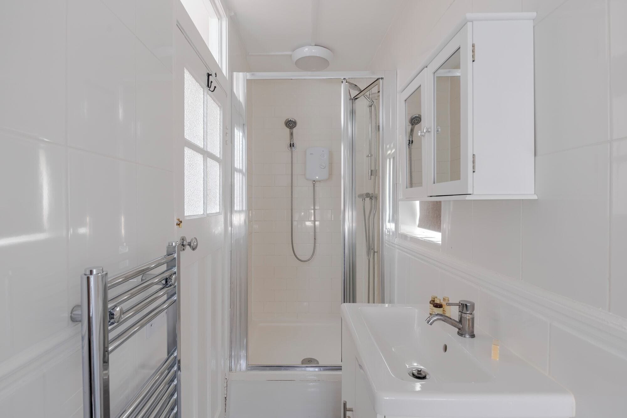 Apartment, 1 Double Bed with Sofa bed, Kitchen, City View (Grafton C) | Bathroom