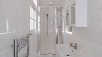 Leilighet, 1 dobbeltseng med sovesofa, kjøkken, byutsikt (Grafton C) | Bad