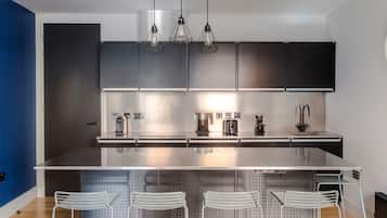 Appartamento, 1 letto king con divano letto, cucina, vista città (Long Acre 1) | Cucina privata