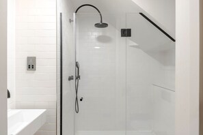 Apartment, 1 King Bed with Sofa bed, Kitchen, City View (Long Acre 1) | Bathroom | Towels - The Acre Abode - Covent Garden - by Frankie (London)