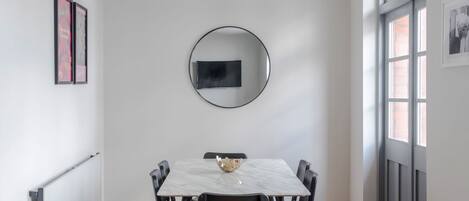 Apartment, Multiple Beds, Kitchen, City View (Sandra House 3) | Dining