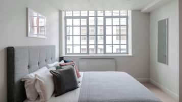 Apartment, Multiple Beds, Kitchen, City View (Sandra House 3) | 2 bedrooms, individually decorated, individually furnished, bed sheets