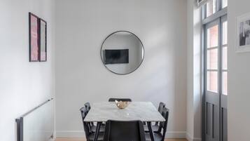 Apartment, Multiple Beds, Kitchen, City View (Sandra House 3) | Dining