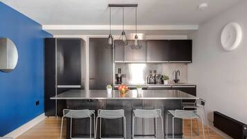 Apartment, 1 King-Bett und Schlafsofa, Küche, Stadtblick (Long Acre 2) | Eigene Küche