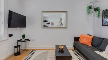 Apartment, 1 Double Bed with Sofa bed, Kitchen, City View (GTS 2, 59) | Living area
