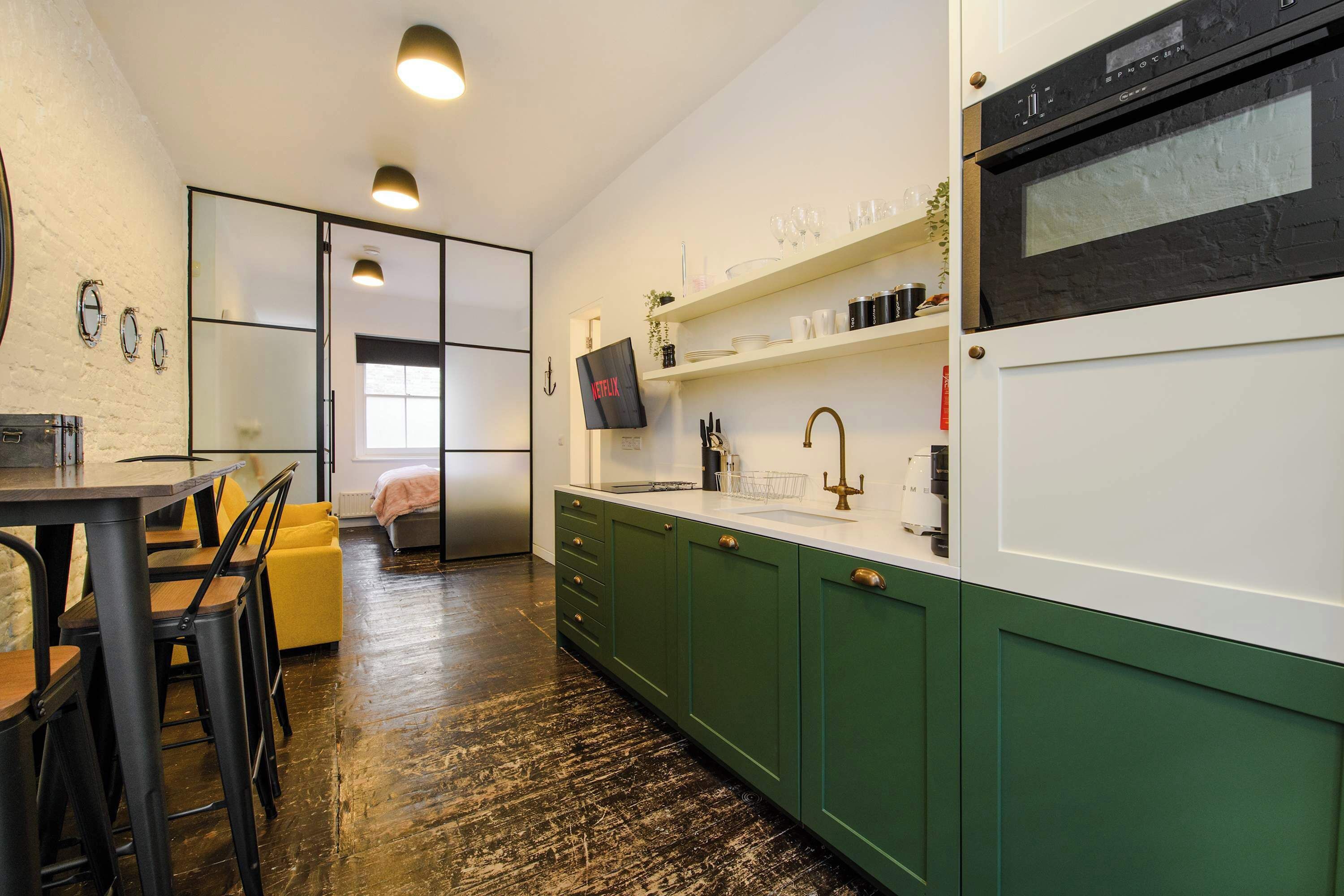 Apartment, 1 King Bed with Sofa bed, Terrace, City View (Park St 10 (1)) | Private kitchen