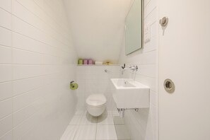 Apartamento, 1 cama de matrimonio grande con sofá cama, terraza, vistas a la ciudad (Park St 10 (1)) | Baño