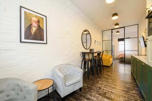 Apartment, 1 King-Bett und Schlafsofa, Terrasse, Stadtblick (Park St 10 (1)) | Innenbereich