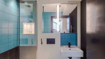 Apartment, Multiple Beds, Kitchen, City View (Old Compton 3) | Bathroom