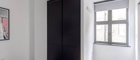 Lejlighed - flere senge - køkken - byudsigt (Old Compton 3) | 2 soveværelser