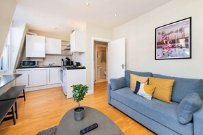 Apartment, 1 Double Bed with Sofa bed, Kitchen, City View (GTS 3,59) | Living area - Charming Central London Retreat by Frankie Says (London)