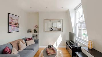 Apartamento, 1 cama de casal e sofá-cama, cozinha, vista para a cidade (GTS 3,59) | Área de estar