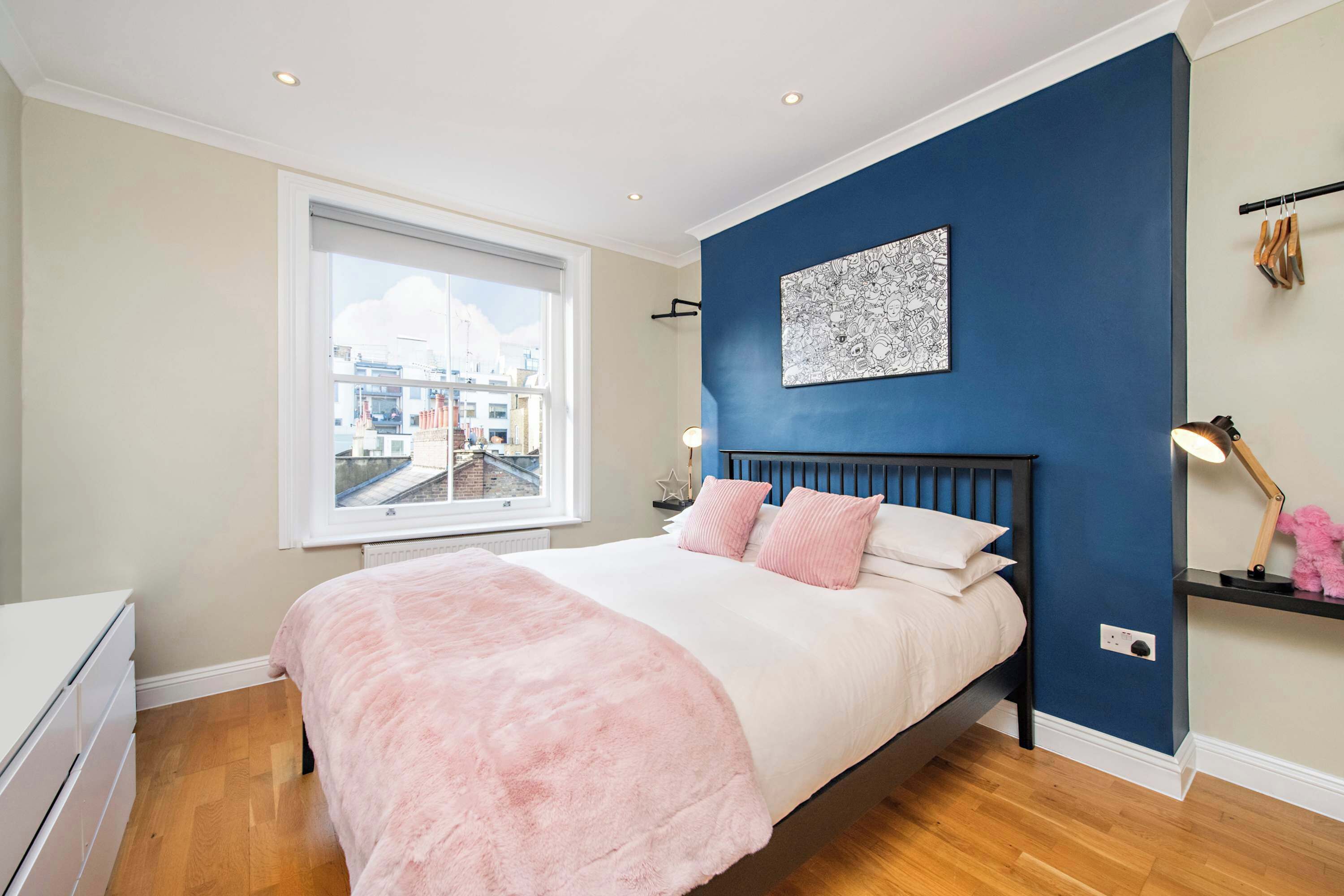 1 bedroom, individually decorated, individually furnished