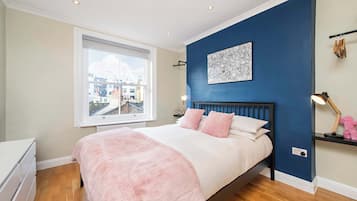 1 bedroom, individually decorated, individually furnished